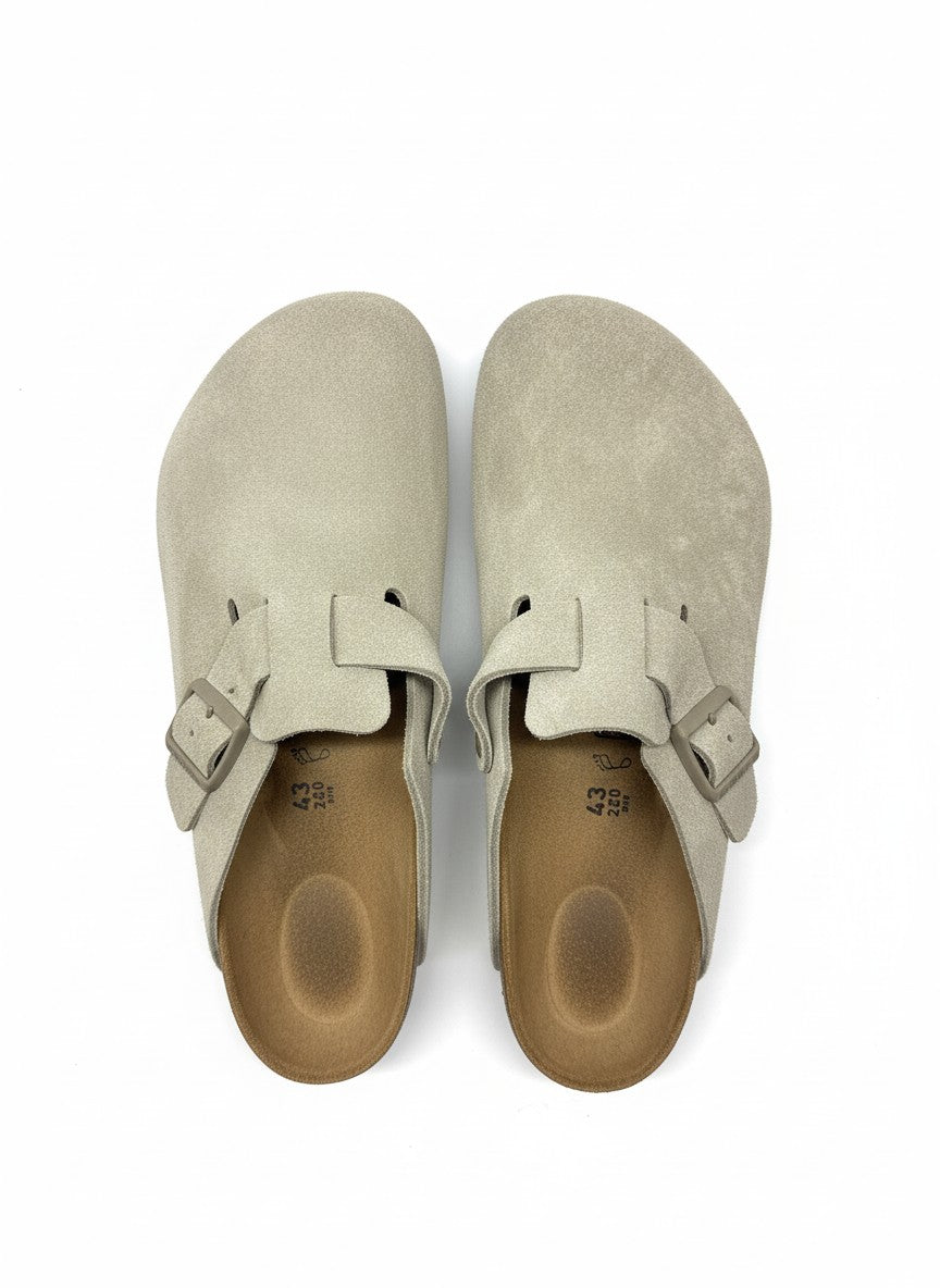 Boston Suede Leather Regular faded khaki | Bildmaterial bereitgestellt von SHOES.PLEASE.