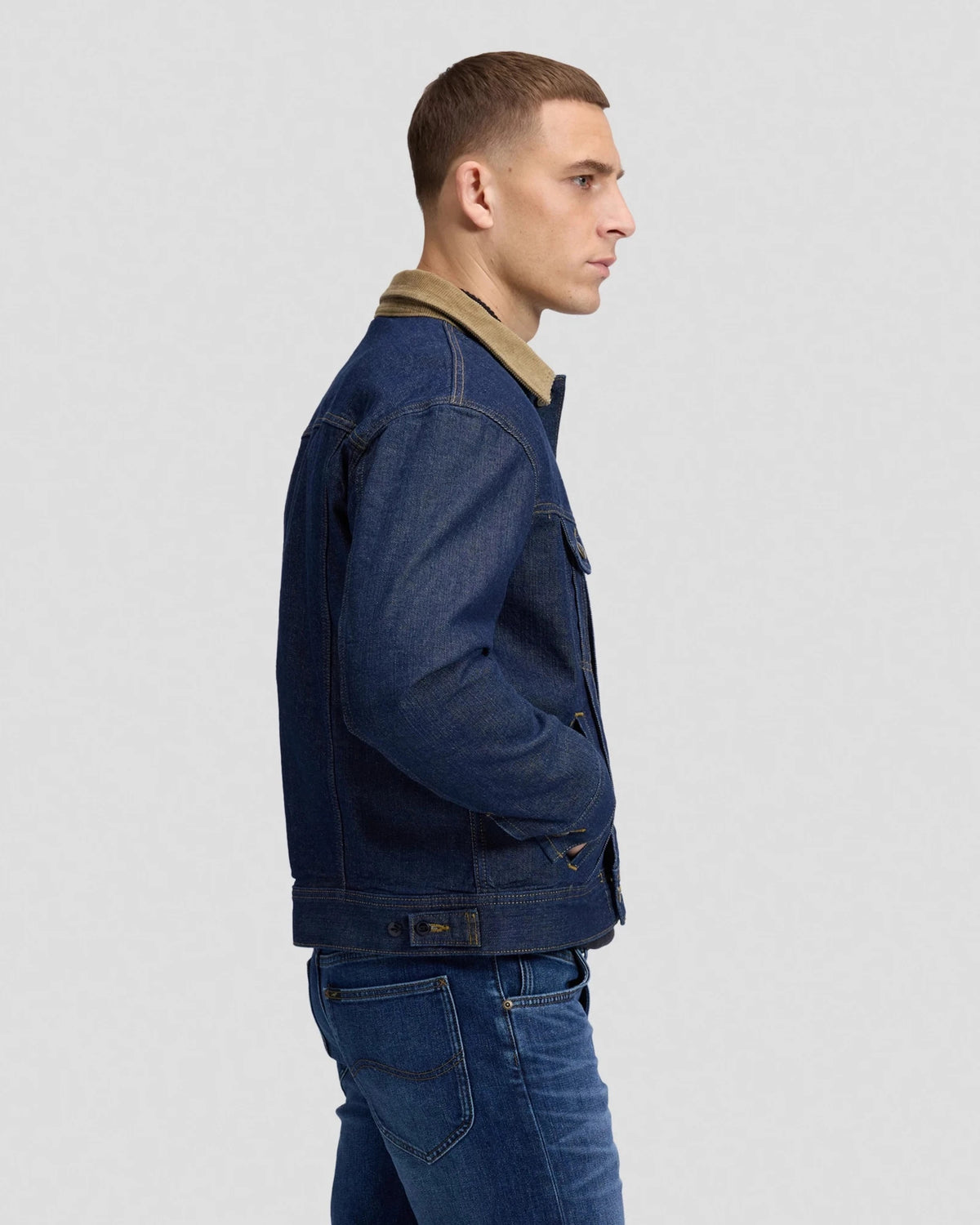 STORM RIDER JACKET BRAND loyal | Bildmaterial bereitgestellt von SHOES.PLEASE.