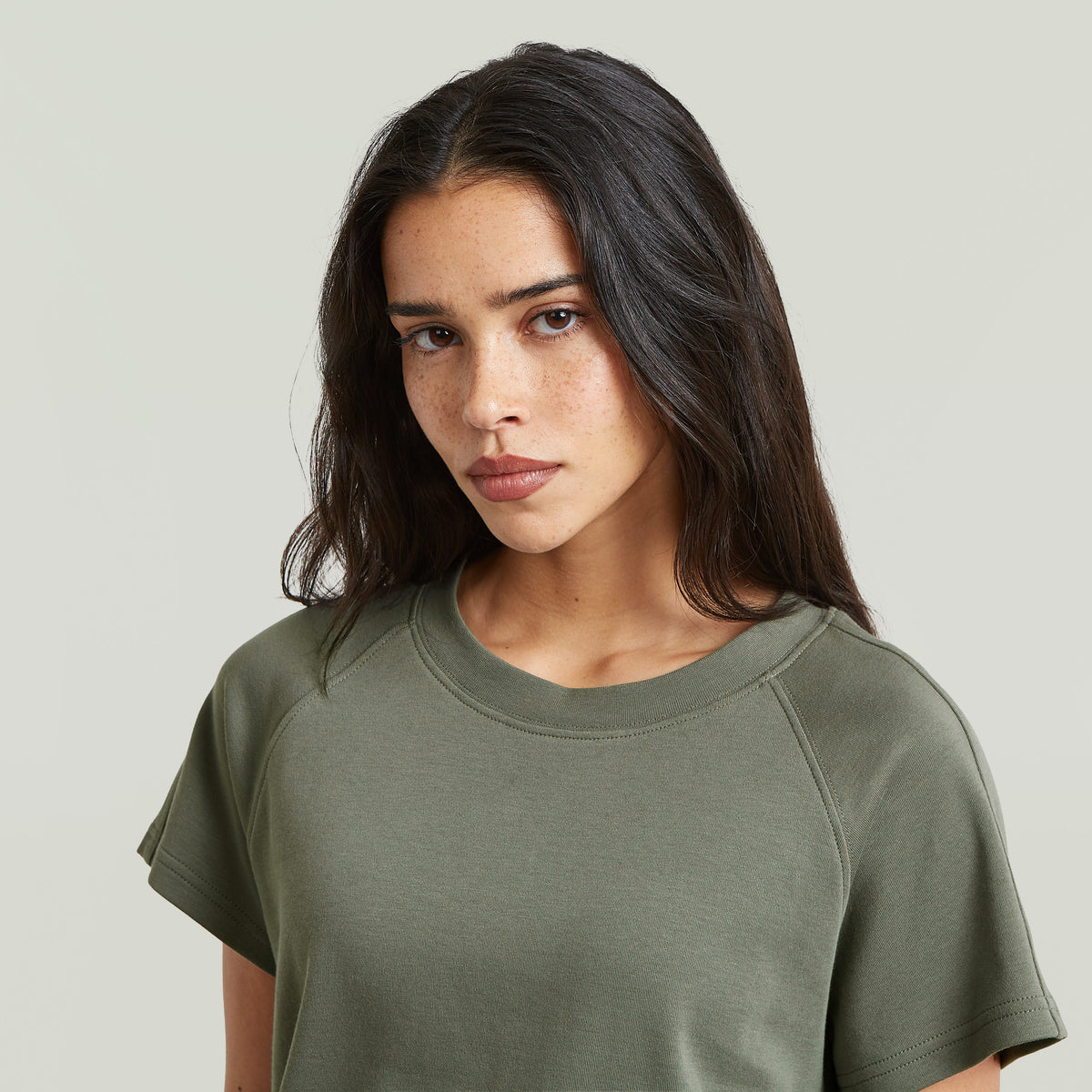 Raglan r t wmn green | Bildmaterial bereitgestellt von SHOES.PLEASE.