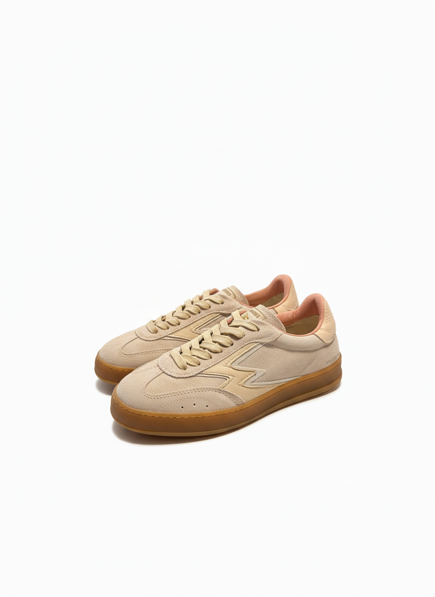 CLUB OFF WHITE STONEWASH SUEDE LIGHT LOGO AND DETAILS pink | Bildmaterial bereitgestellt von SHOES.PLEASE.