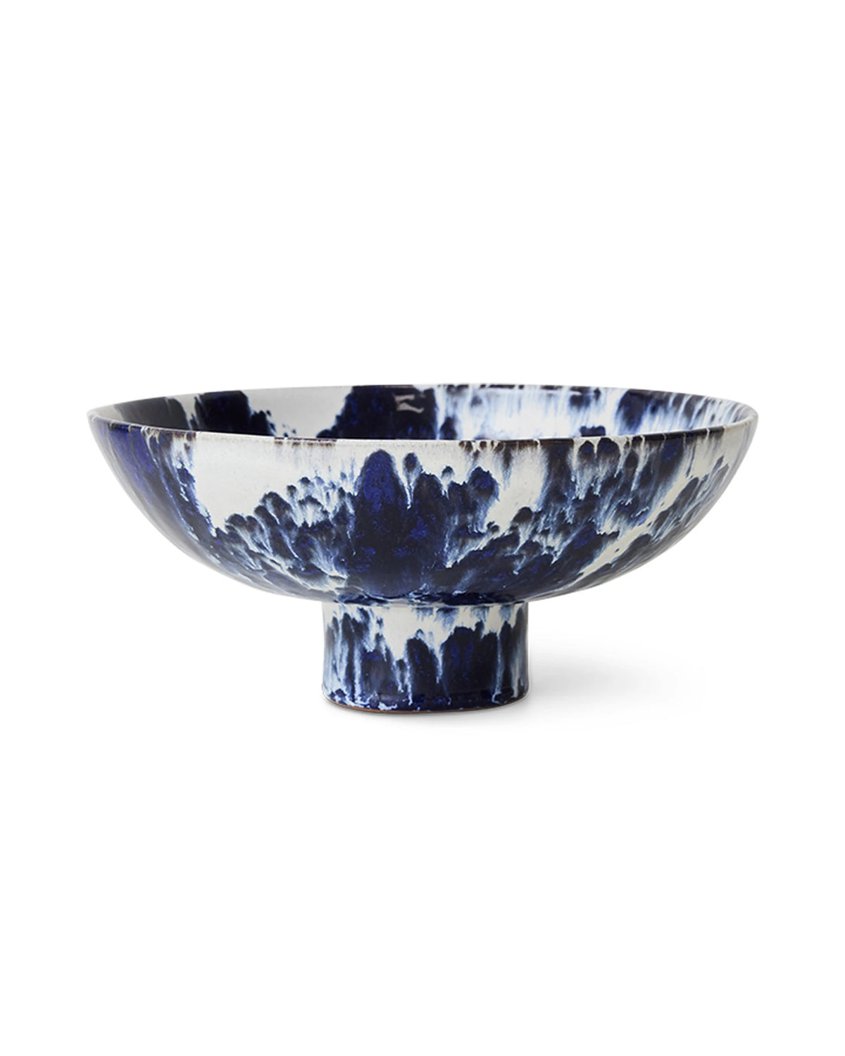 Ceramic bowl on base, indigo indigo | Bildmaterial bereitgestellt von SHOES.PLEASE.
