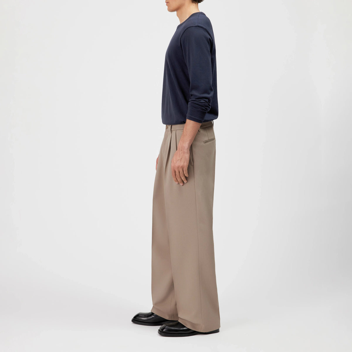LEEK_WIDE MEN TROUSER brown 1715 | Bildmaterial bereitgestellt von SHOES.PLEASE.