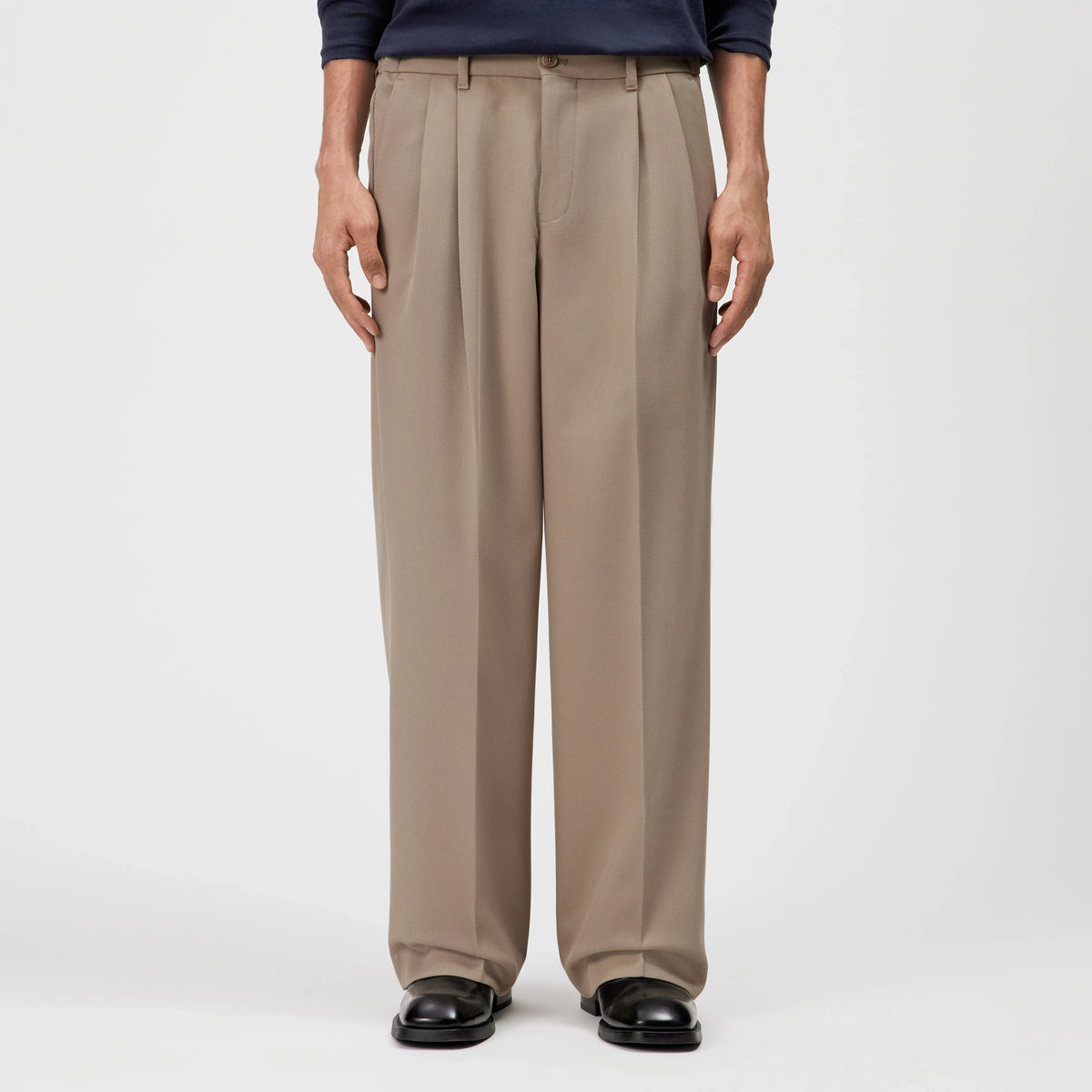LEEK_WIDE MEN TROUSER brown 1715 | Bildmaterial bereitgestellt von SHOES.PLEASE.