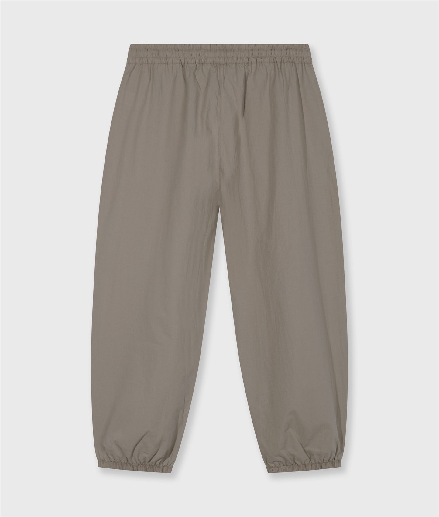 crinkle jogger fog | Bildmaterial bereitgestellt von SHOES.PLEASE.