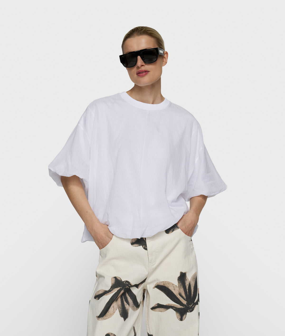 balloon blouse white | Bildmaterial bereitgestellt von SHOES.PLEASE.