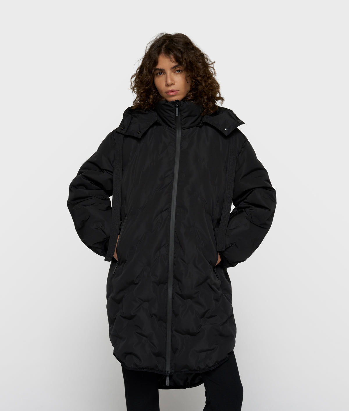 the iconic coat black | Bildmaterial bereitgestellt von SHOES.PLEASE.
