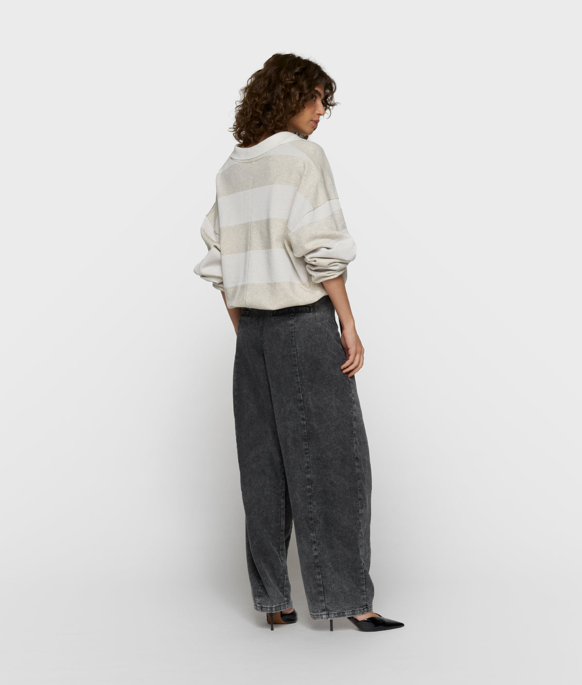 balloon sweater stripes soft white melee | Bildmaterial bereitgestellt von SHOES.PLEASE.