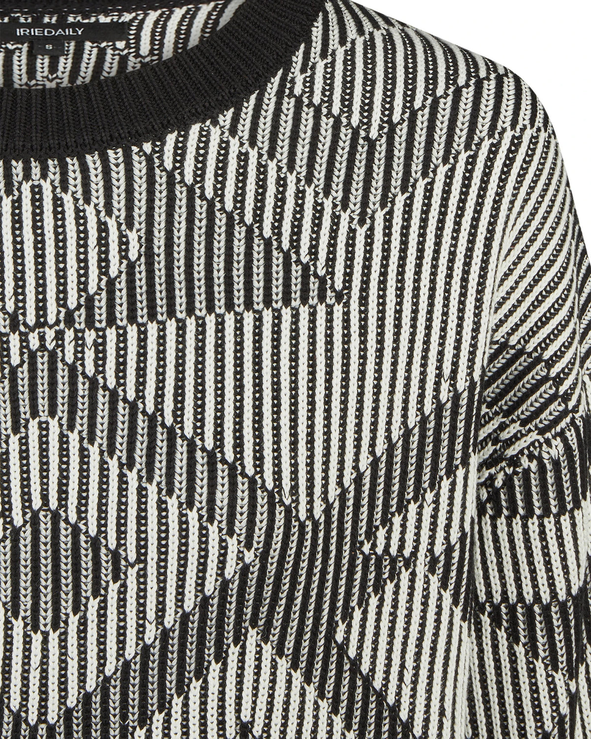 Ribby Knit black white | Bildmaterial bereitgestellt von SHOES.PLEASE.