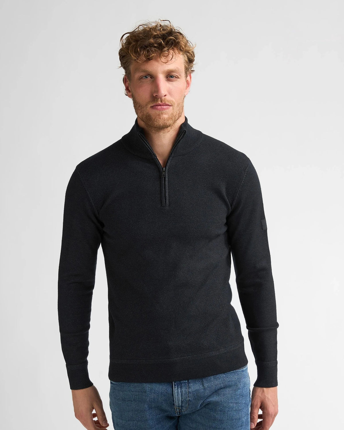 Men Knitwear Collar deep black | Bildmaterial bereitgestellt von SHOES.PLEASE.