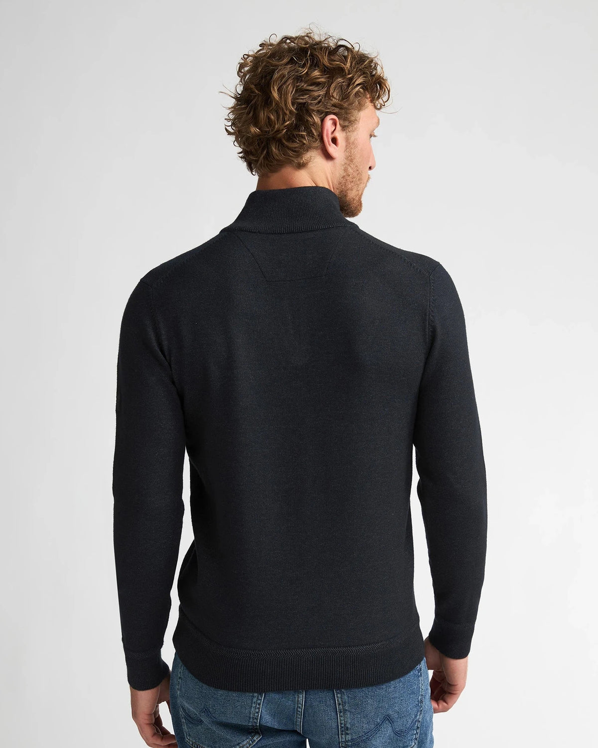 Men Knitwear Collar deep black | Bildmaterial bereitgestellt von SHOES.PLEASE.