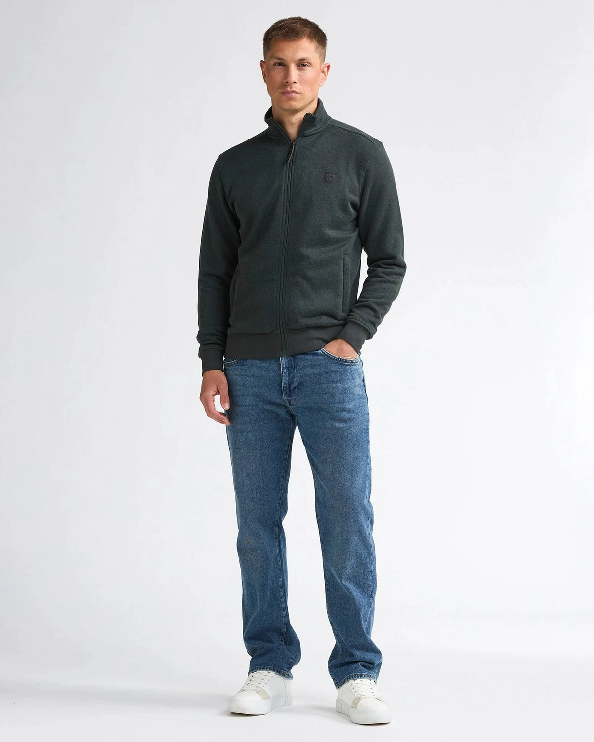 Men Sweater Collar Zip deep green | Bildmaterial bereitgestellt von SHOES.PLEASE.