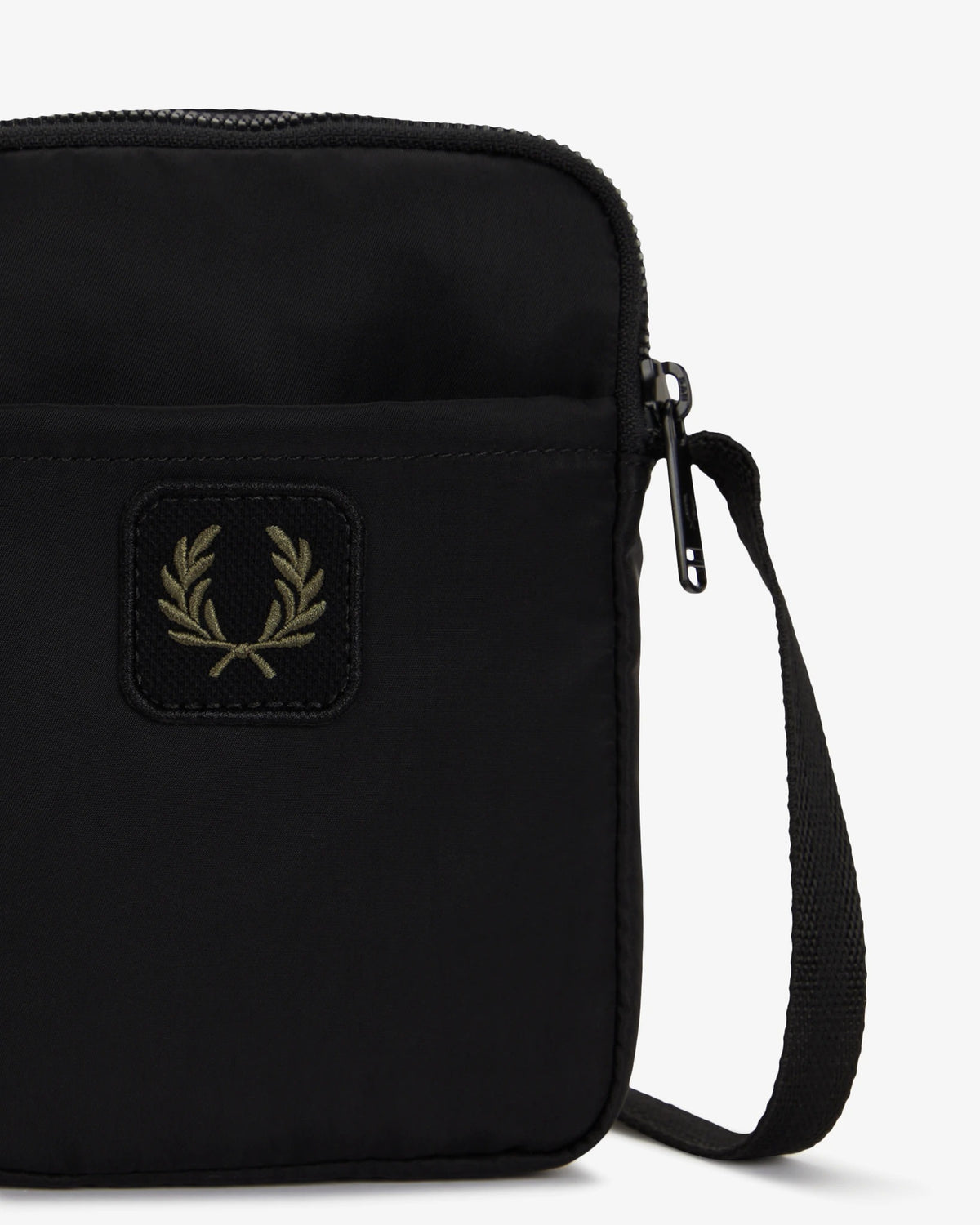 CRINKLE NLYON SMALL SIDE black | Bildmaterial bereitgestellt von SHOES.PLEASE.