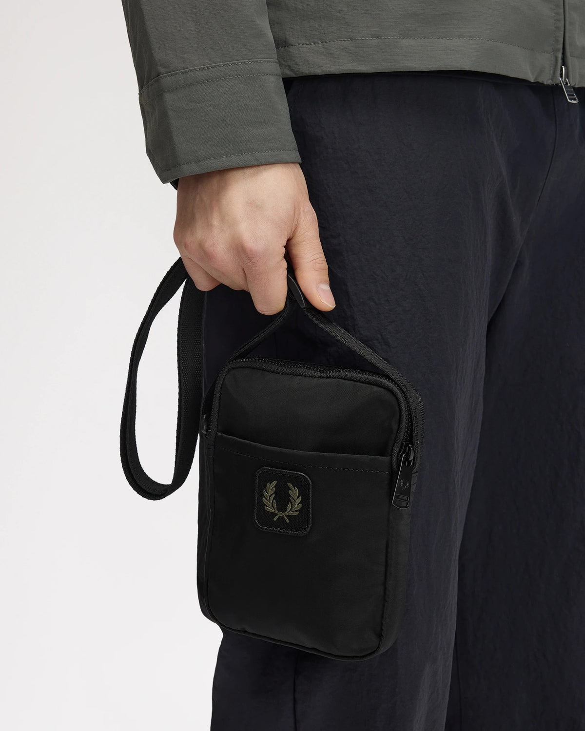 CRINKLE NLYON SMALL SIDE black | Bildmaterial bereitgestellt von SHOES.PLEASE.