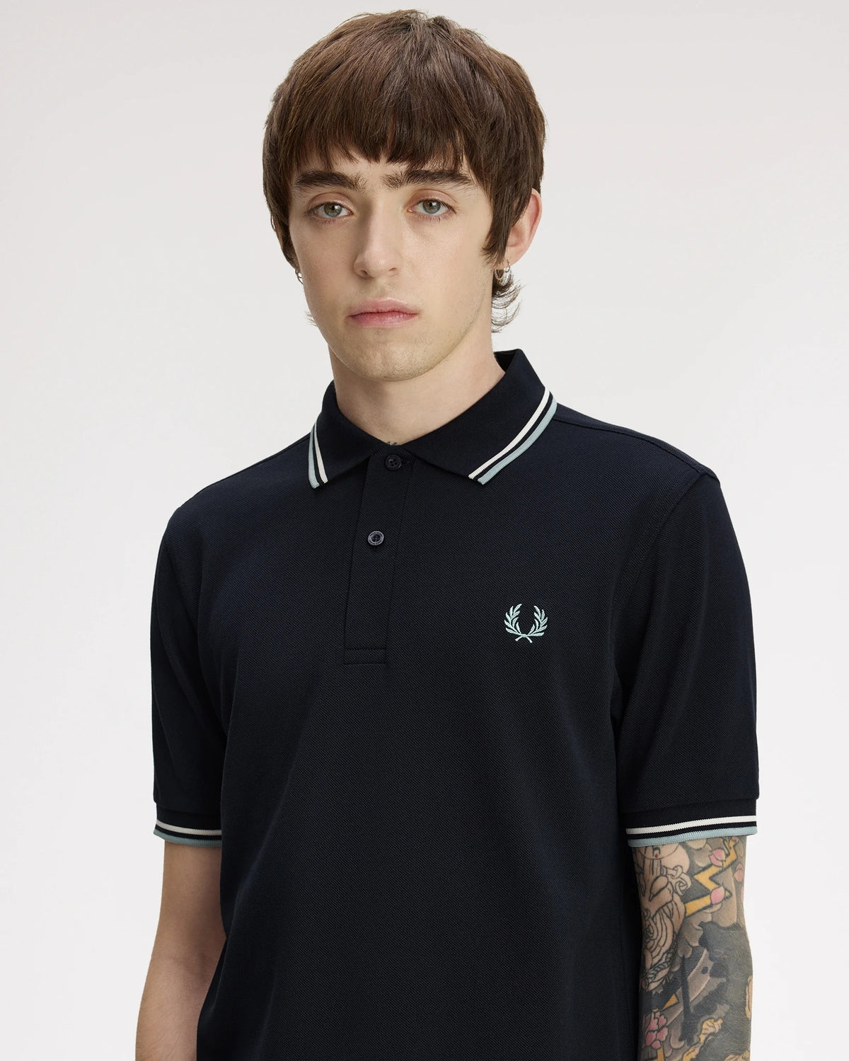 TWIN TIPPED FRED PERRY SHIRT nvy/ecru/slvrblu | Bildmaterial bereitgestellt von SHOES.PLEASE.