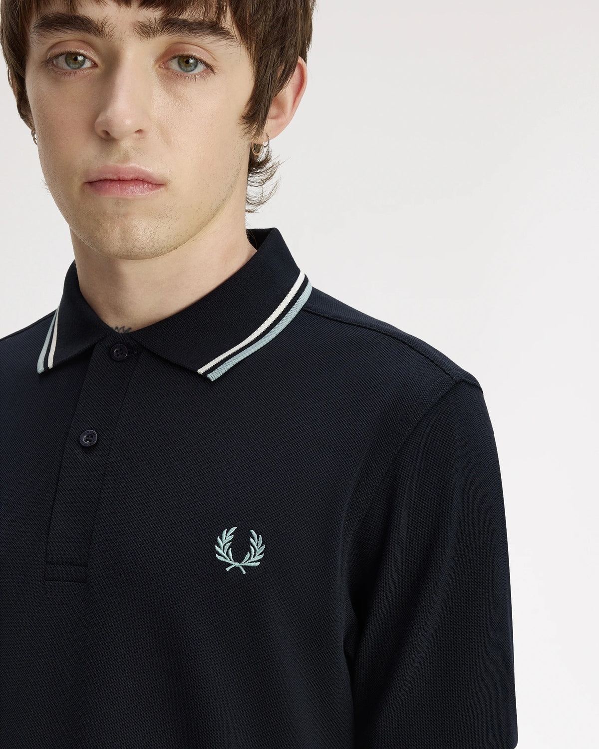 TWIN TIPPED FRED PERRY SHIRT nvy/ecru/slvrblu | Bildmaterial bereitgestellt von SHOES.PLEASE.