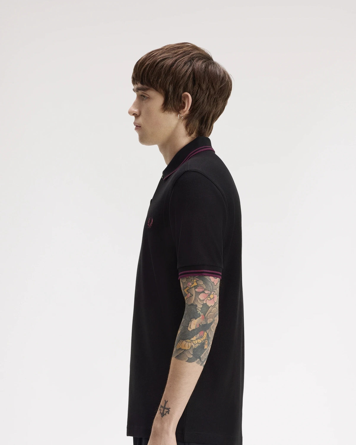 TWIN TIPPED FRED PERRY SHIRT black/plum/plum | Bildmaterial bereitgestellt von SHOES.PLEASE.