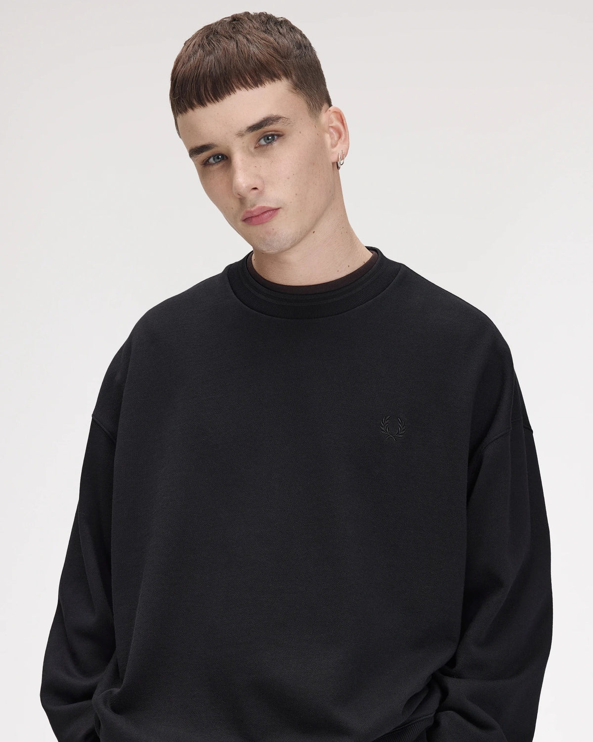 OVERSIZED TIPPED SWEATSHIRT black | Bildmaterial bereitgestellt von SHOES.PLEASE.