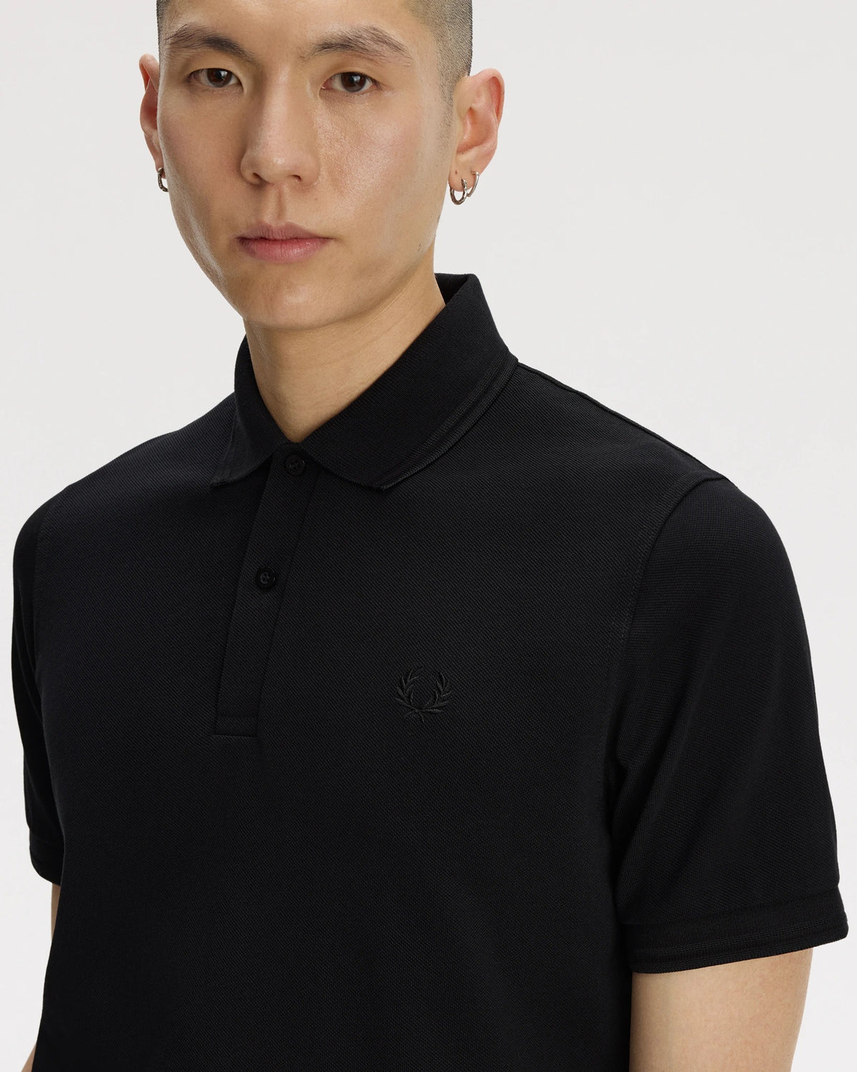 TWIN TIPPED FRED PERRY SHIRT black/black | Bildmaterial bereitgestellt von SHOES.PLEASE.