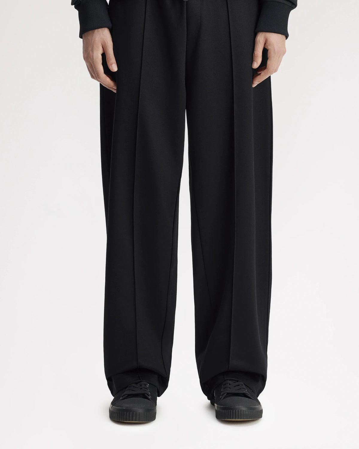 BLACK CANVAS TRACK PANT black | Bildmaterial bereitgestellt von SHOES.PLEASE.