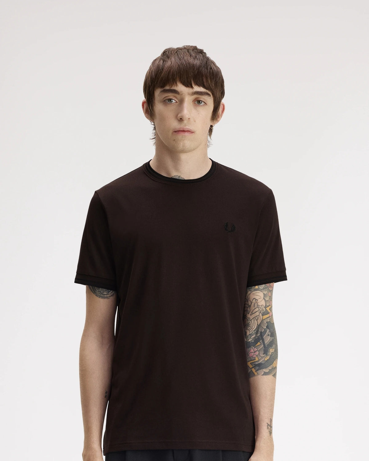 TWIN TIPPED T-SHIRT rich brown/black | Bildmaterial bereitgestellt von SHOES.PLEASE.