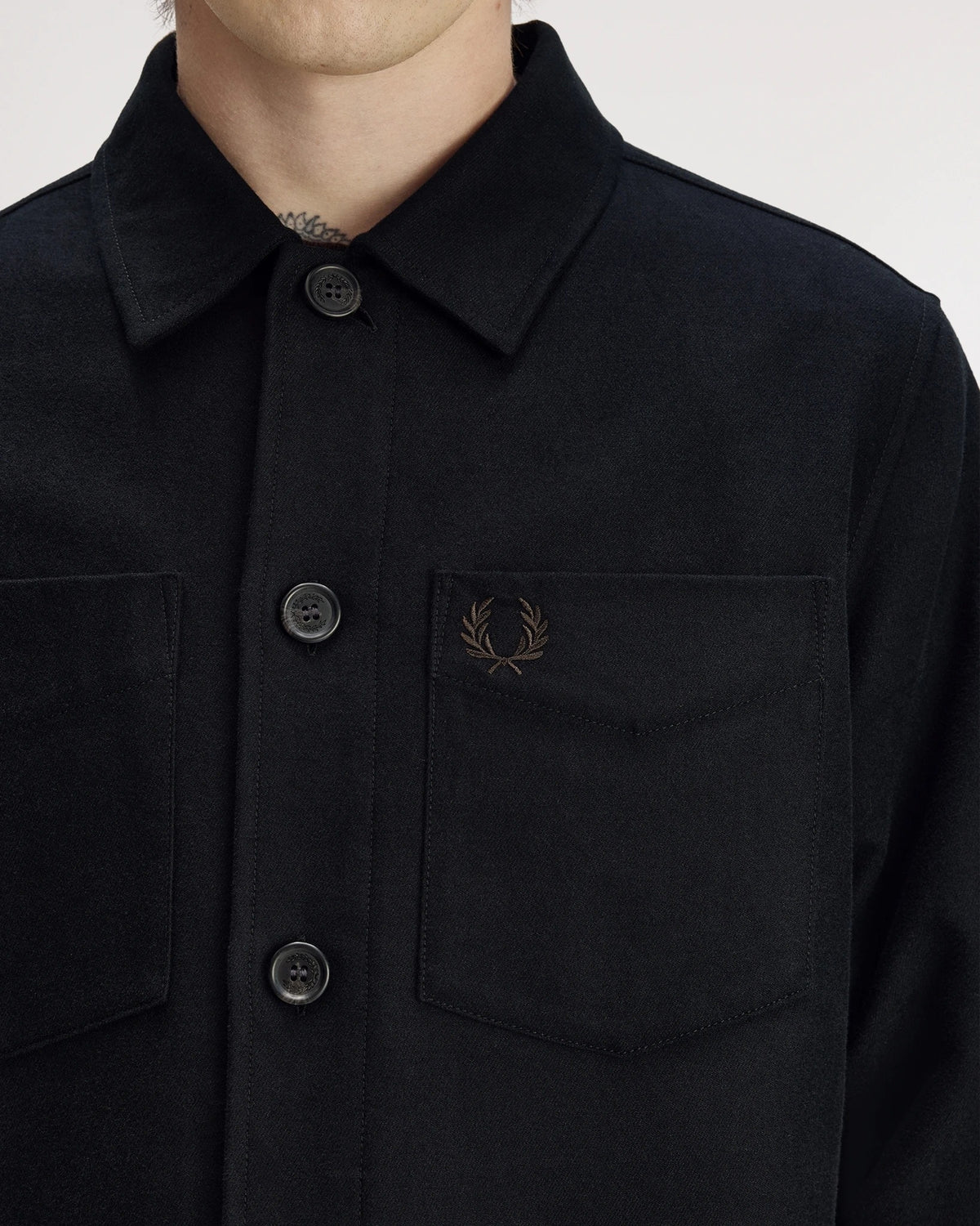 BRUSHED TWILL OVERSHIRT black | Bildmaterial bereitgestellt von SHOES.PLEASE.