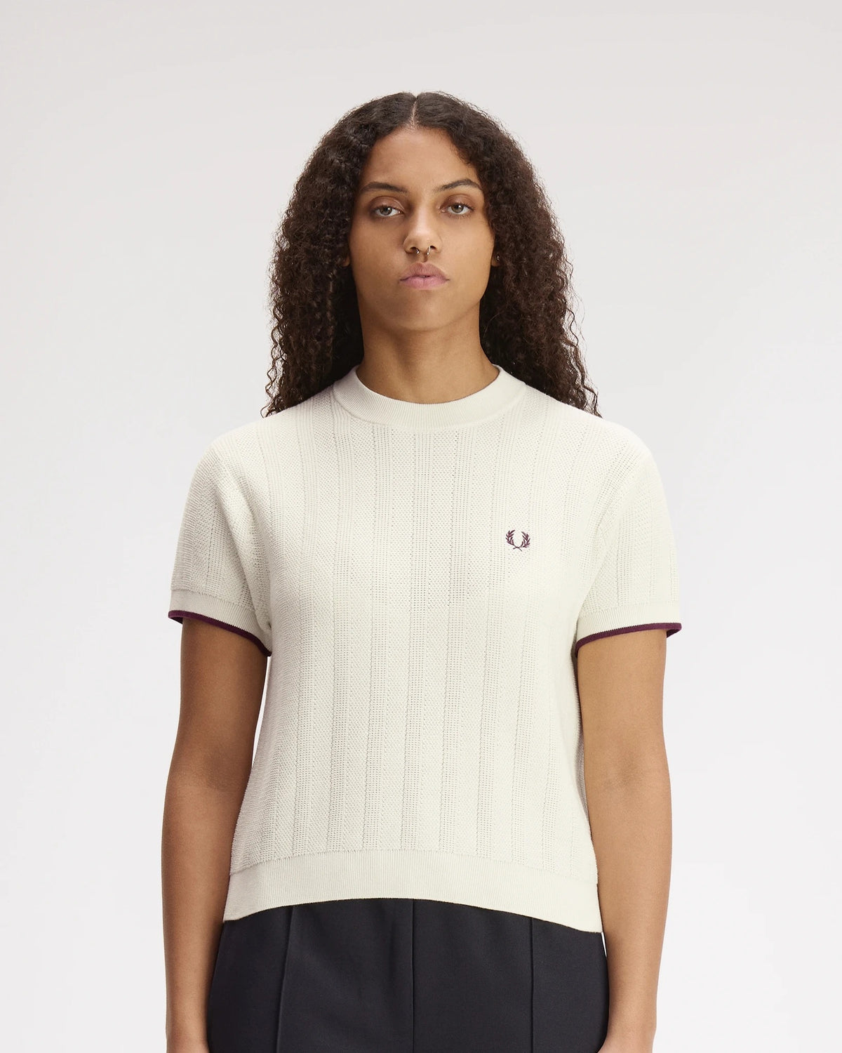 TEXTURED KNITTED T-SHIRT ecru | Bildmaterial bereitgestellt von SHOES.PLEASE.