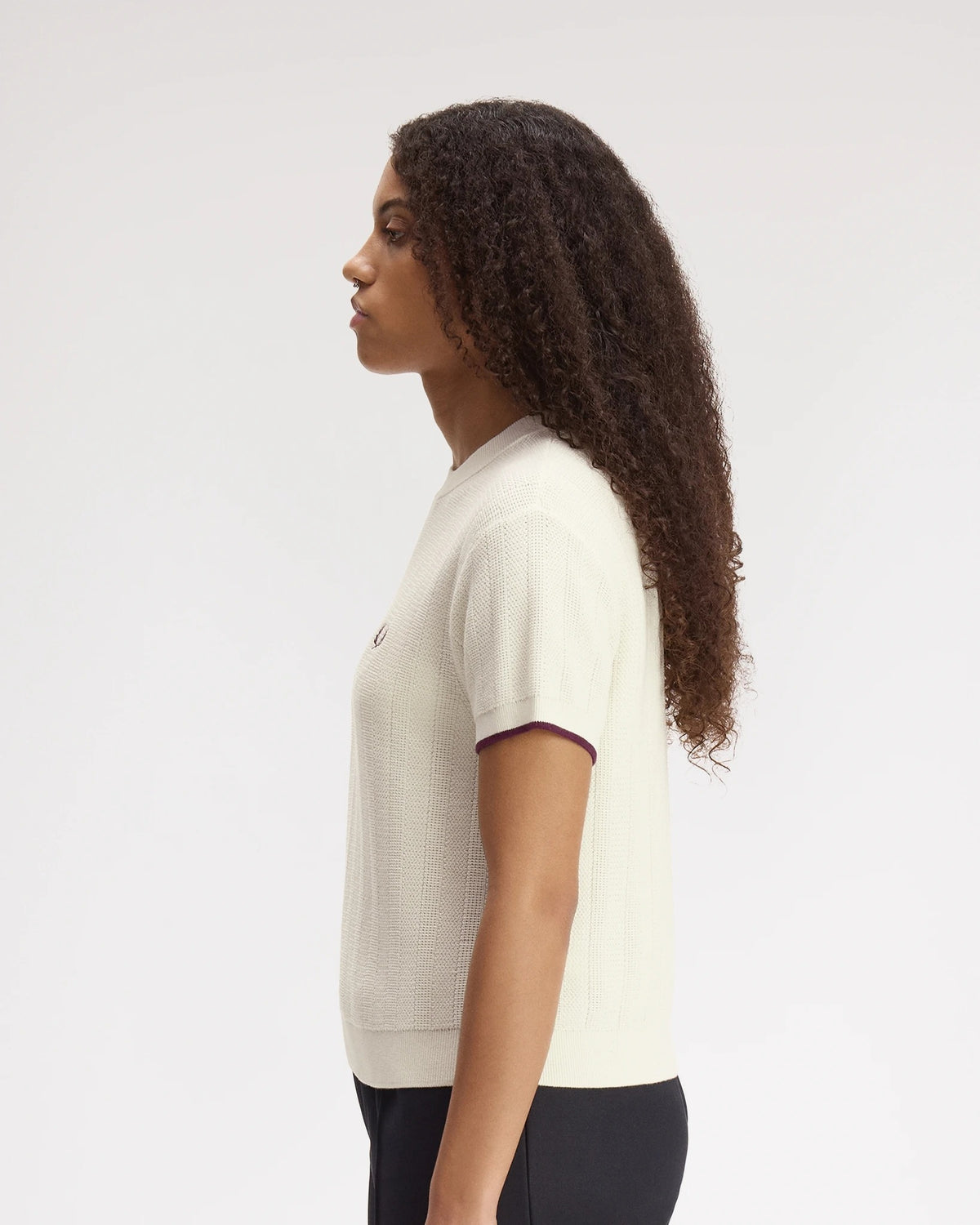 TEXTURED KNITTED T-SHIRT ecru | Bildmaterial bereitgestellt von SHOES.PLEASE.