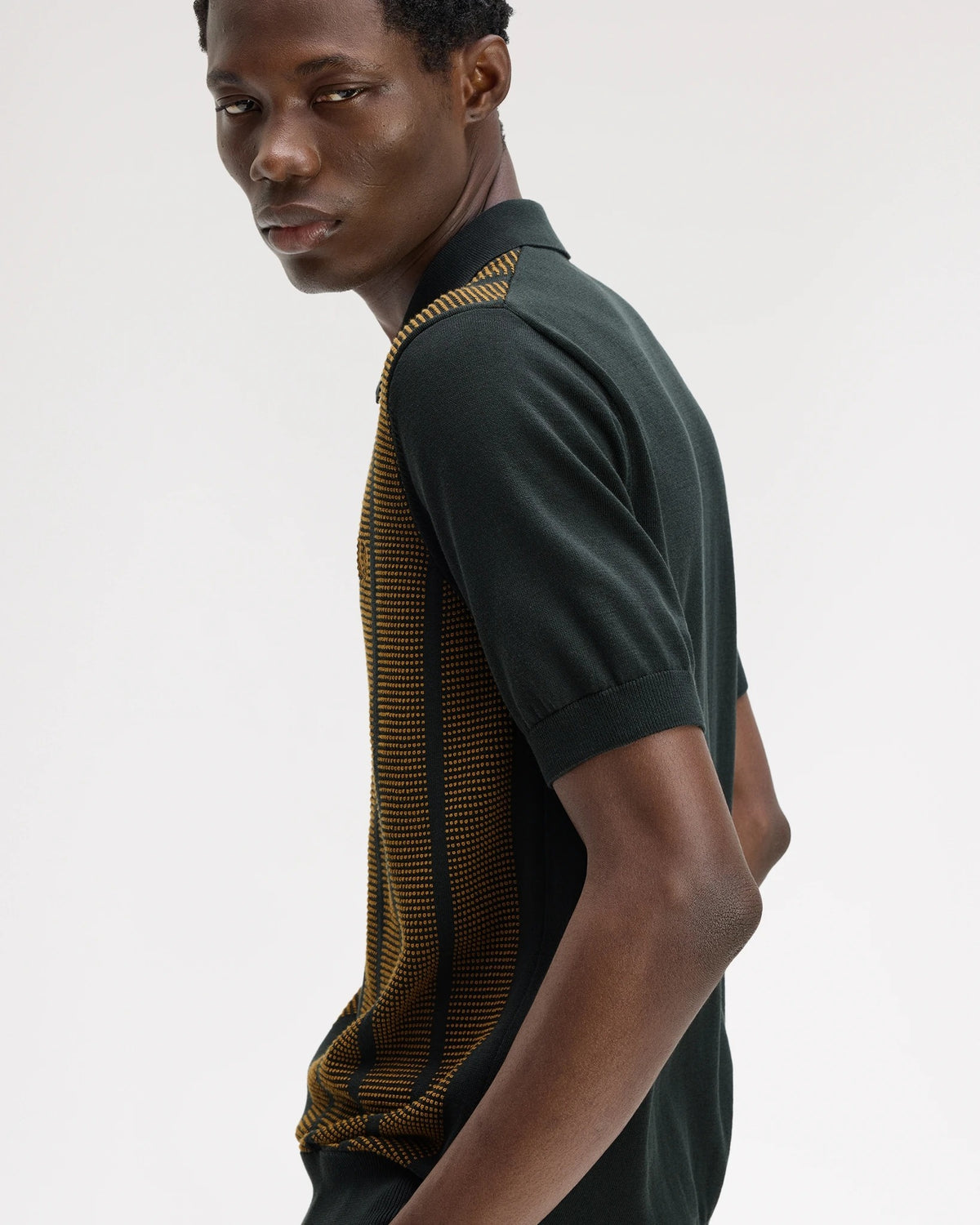 TEXTURED PANEL KNITTED SHIRT night green | Bildmaterial bereitgestellt von SHOES.PLEASE.