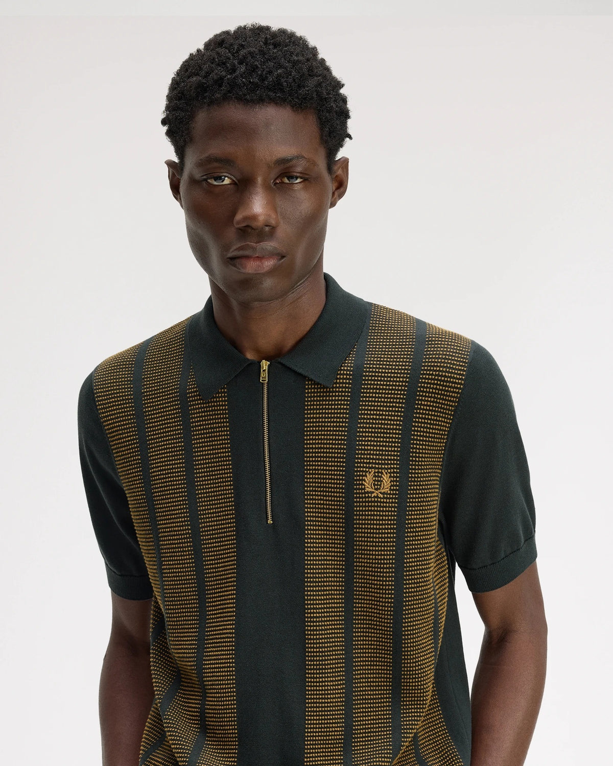 TEXTURED PANEL KNITTED SHIRT night green | Bildmaterial bereitgestellt von SHOES.PLEASE.