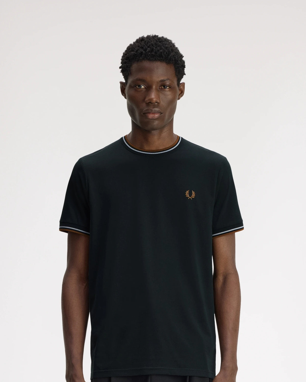 TWIN TIPPED T-SHIRT ntgrn/dskbl/dkca | Bildmaterial bereitgestellt von SHOES.PLEASE.