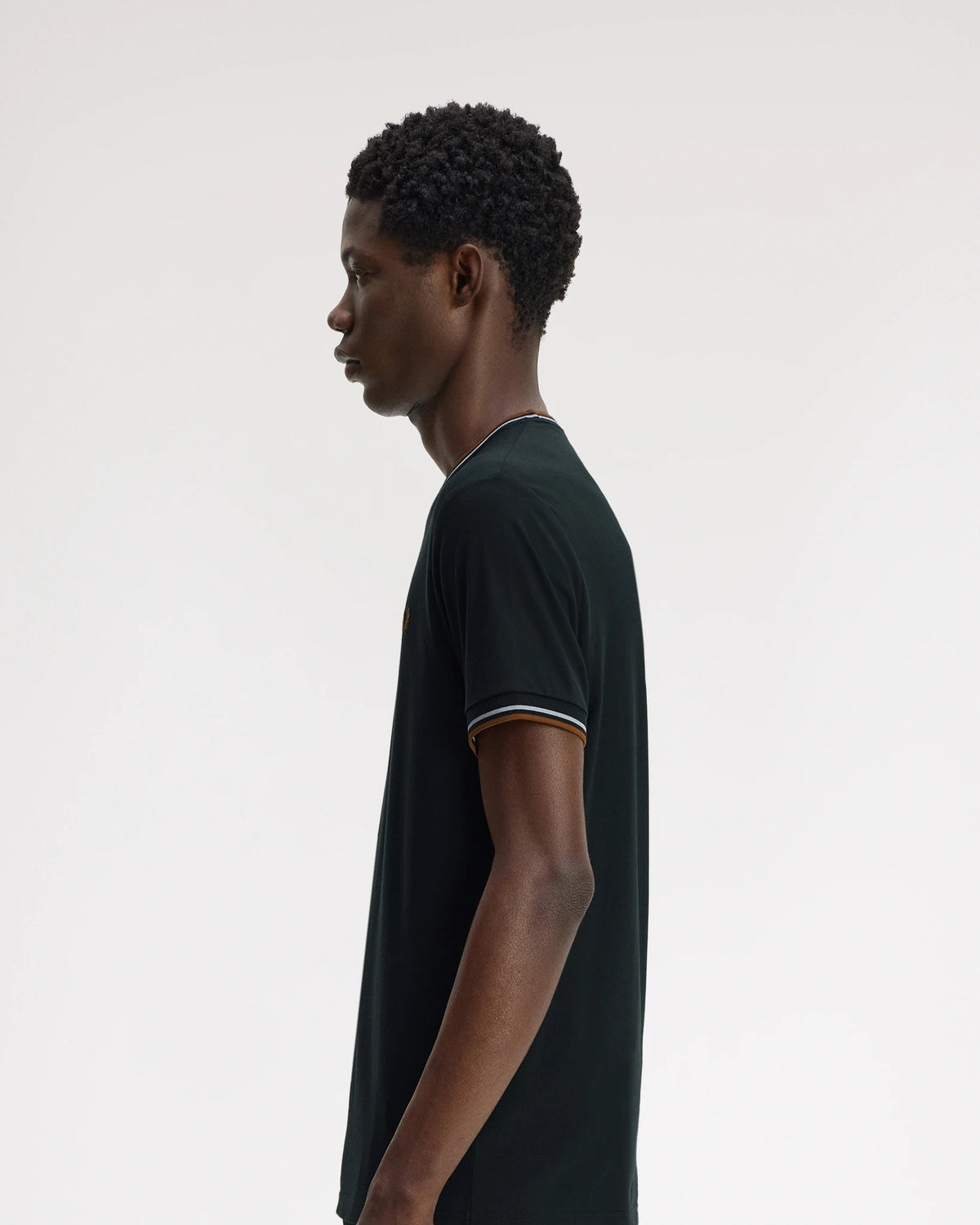 TWIN TIPPED T-SHIRT ntgrn/dskbl/dkca | Bildmaterial bereitgestellt von SHOES.PLEASE.