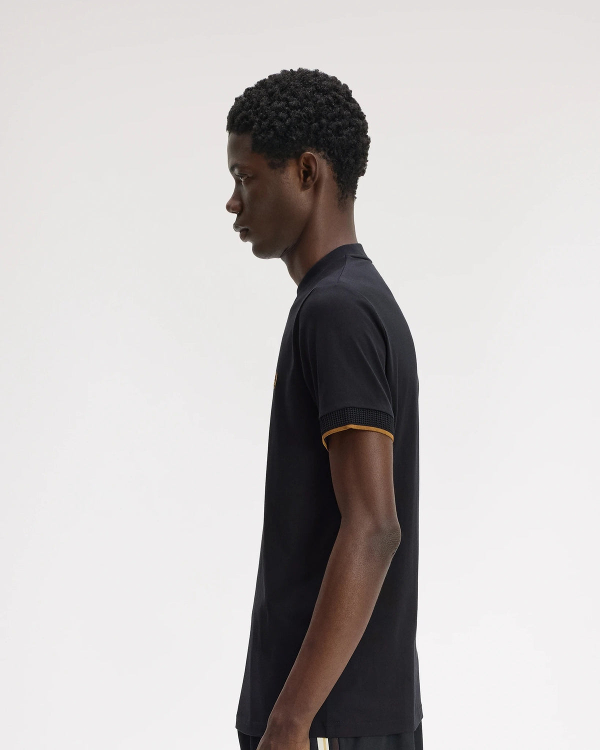 MESH CUFF TSHIRT black | Bildmaterial bereitgestellt von SHOES.PLEASE.