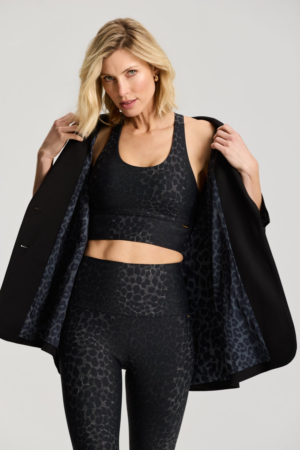 Sarah Cross Top pantera midnight | Bildmaterial bereitgestellt von SHOES.PLEASE.