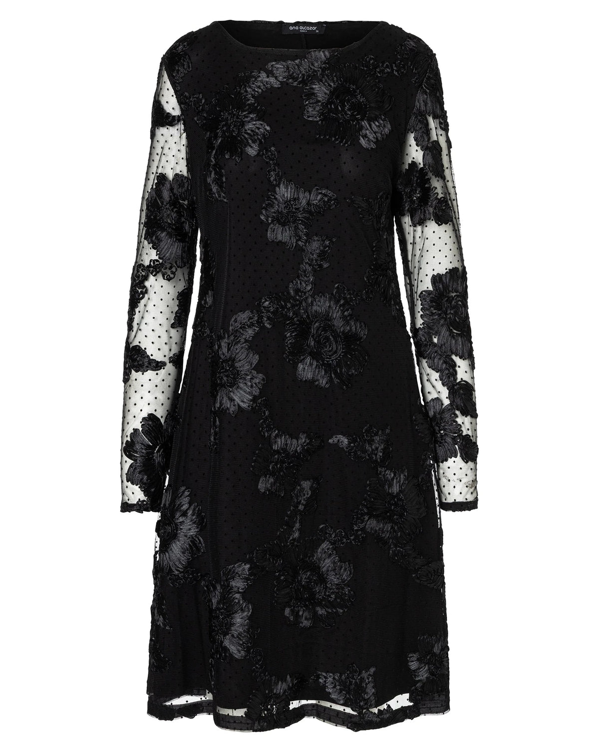 Dress black | Bildmaterial bereitgestellt von SHOES.PLEASE.