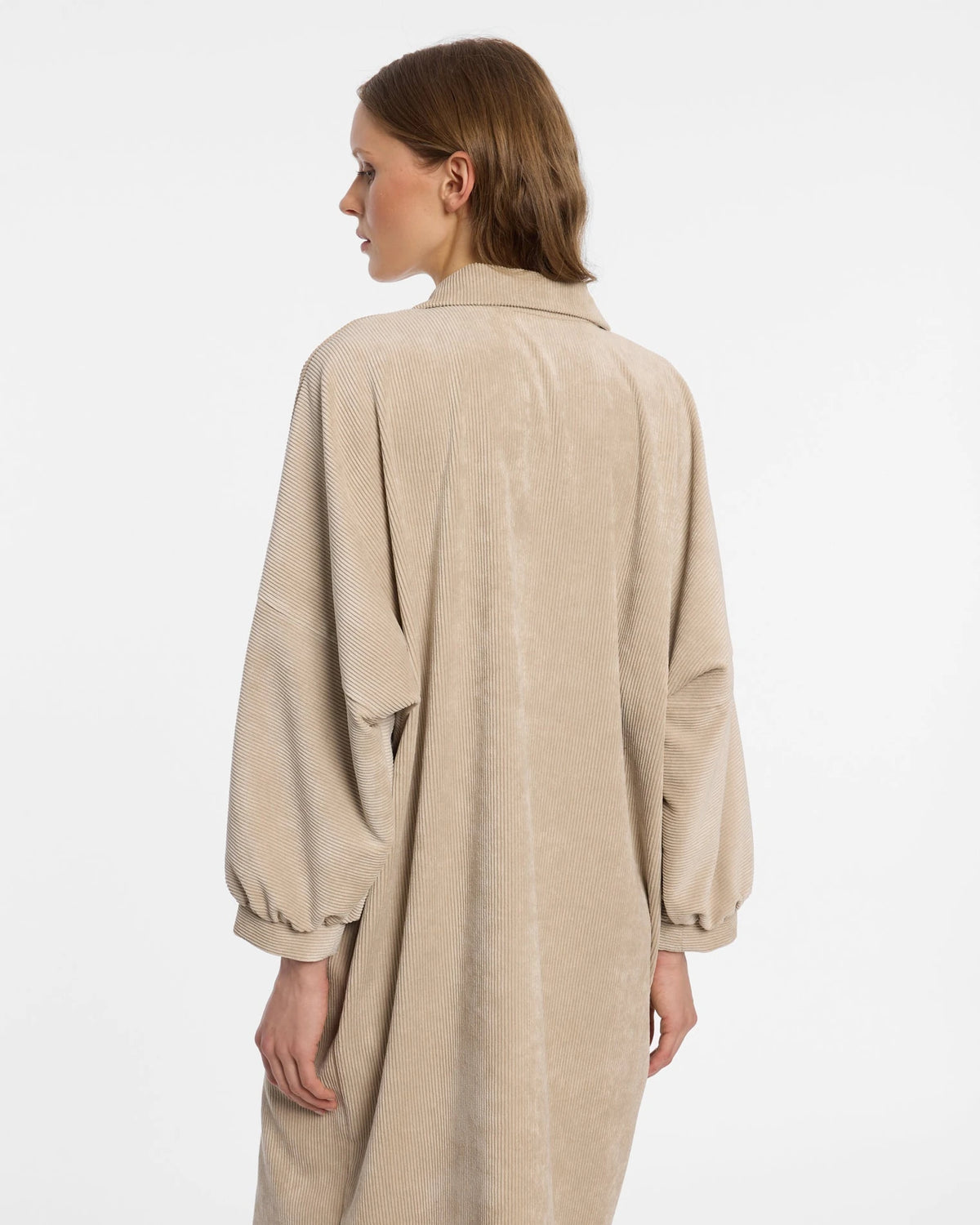 Dress ecru | Bildmaterial bereitgestellt von SHOES.PLEASE.