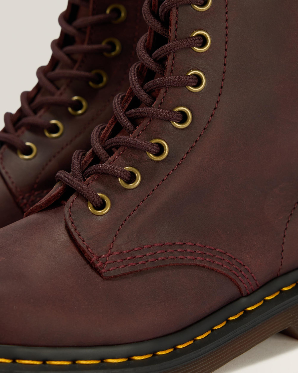DR.MARTENS Schuhe Damen 1460 rot | Bildmaterial bereitgestellt von SHOES.PLEASE.