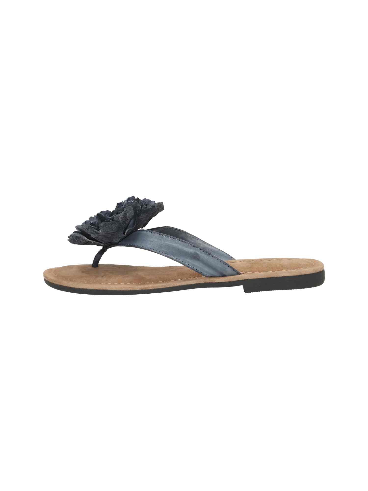 LAZAMANI| Bildmaterial bereitgestellt von SHOES.PLEASE.