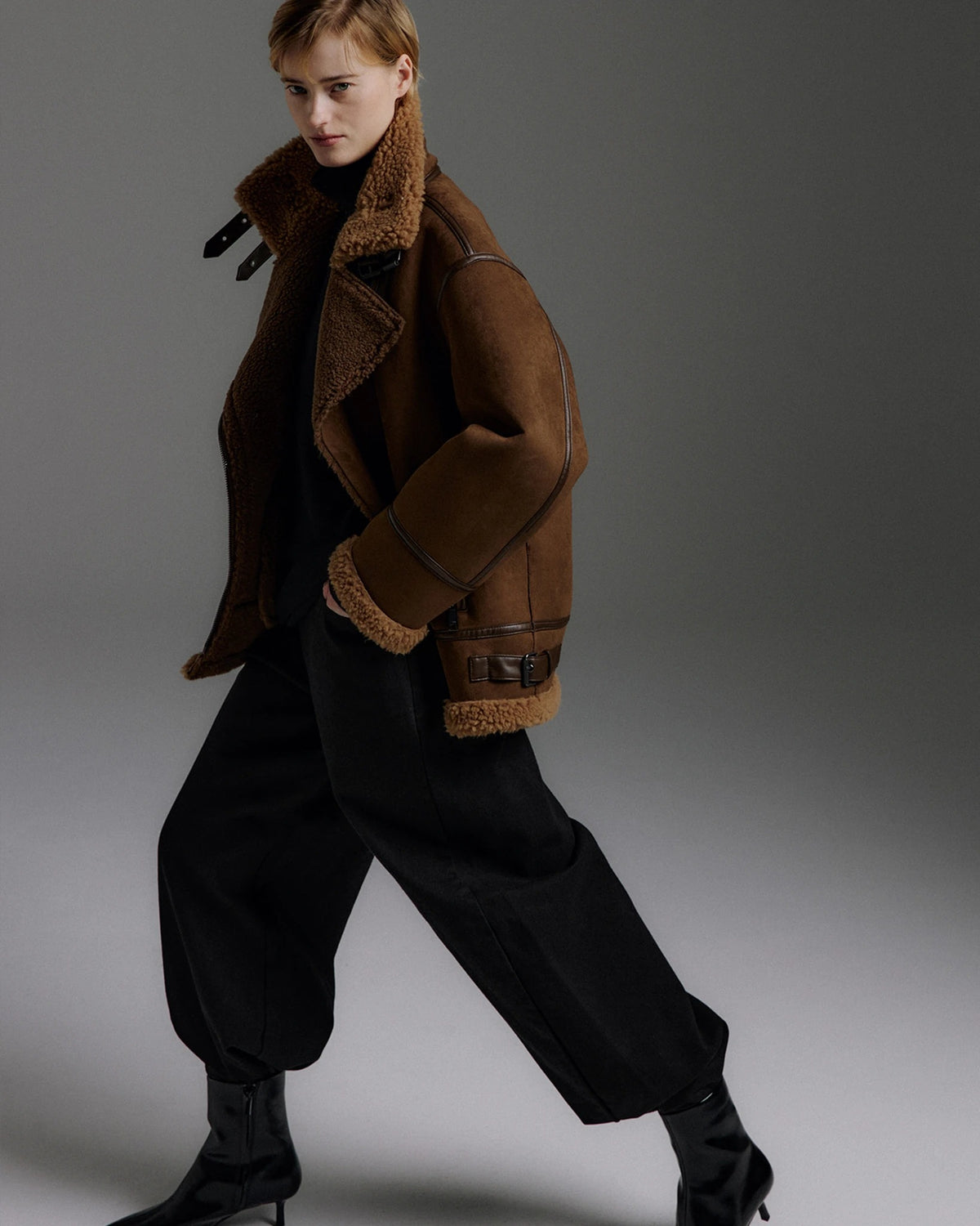 Velin Faux Suede Mustang brown | Bildmaterial bereitgestellt von SHOES.PLEASE.