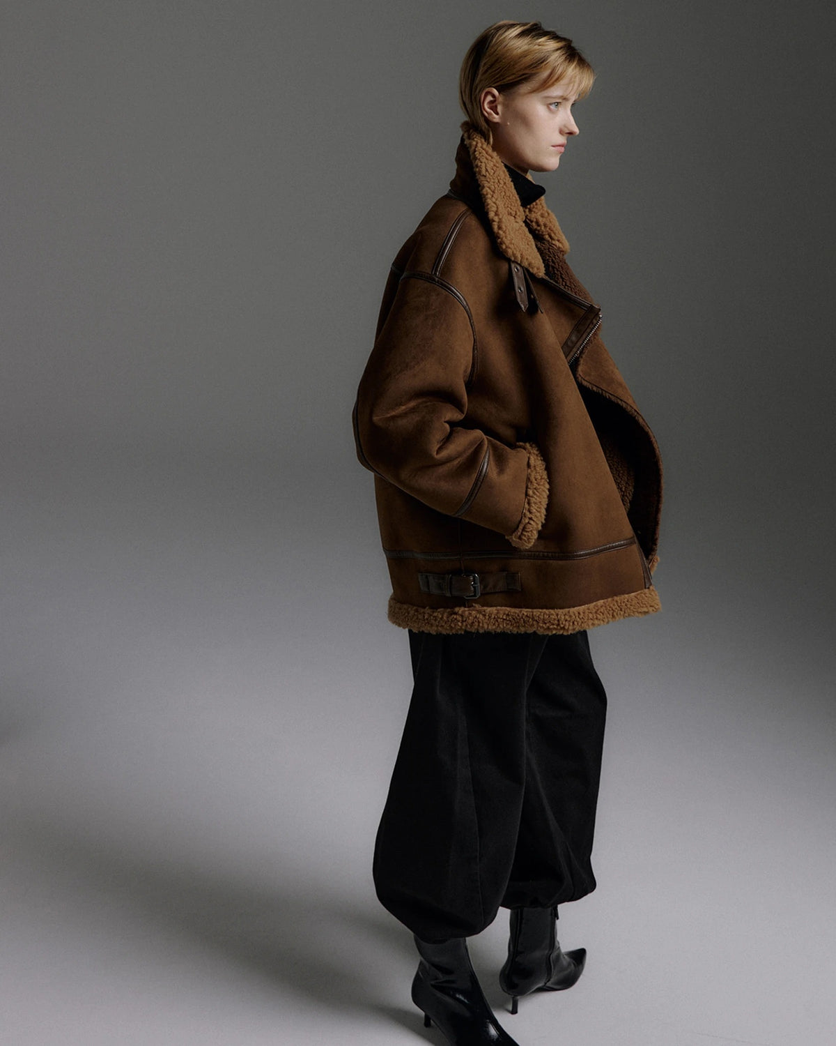Velin Faux Suede Mustang brown | Bildmaterial bereitgestellt von SHOES.PLEASE.