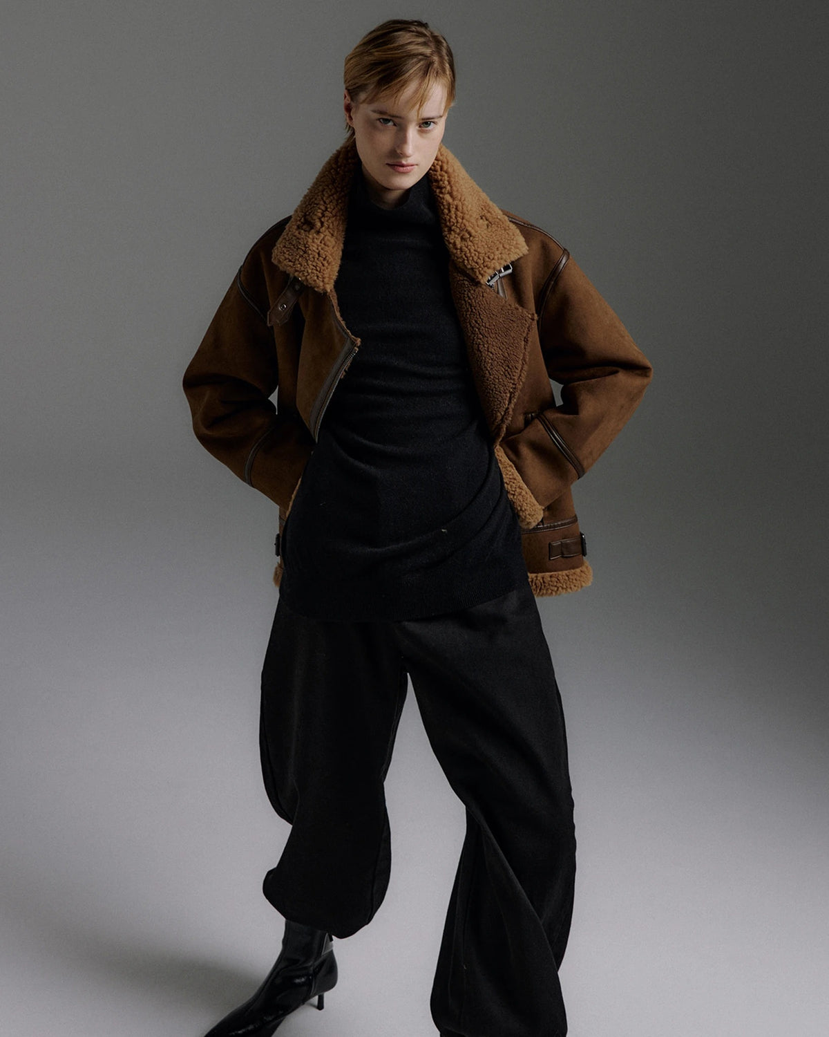 Velin Faux Suede Mustang brown | Bildmaterial bereitgestellt von SHOES.PLEASE.