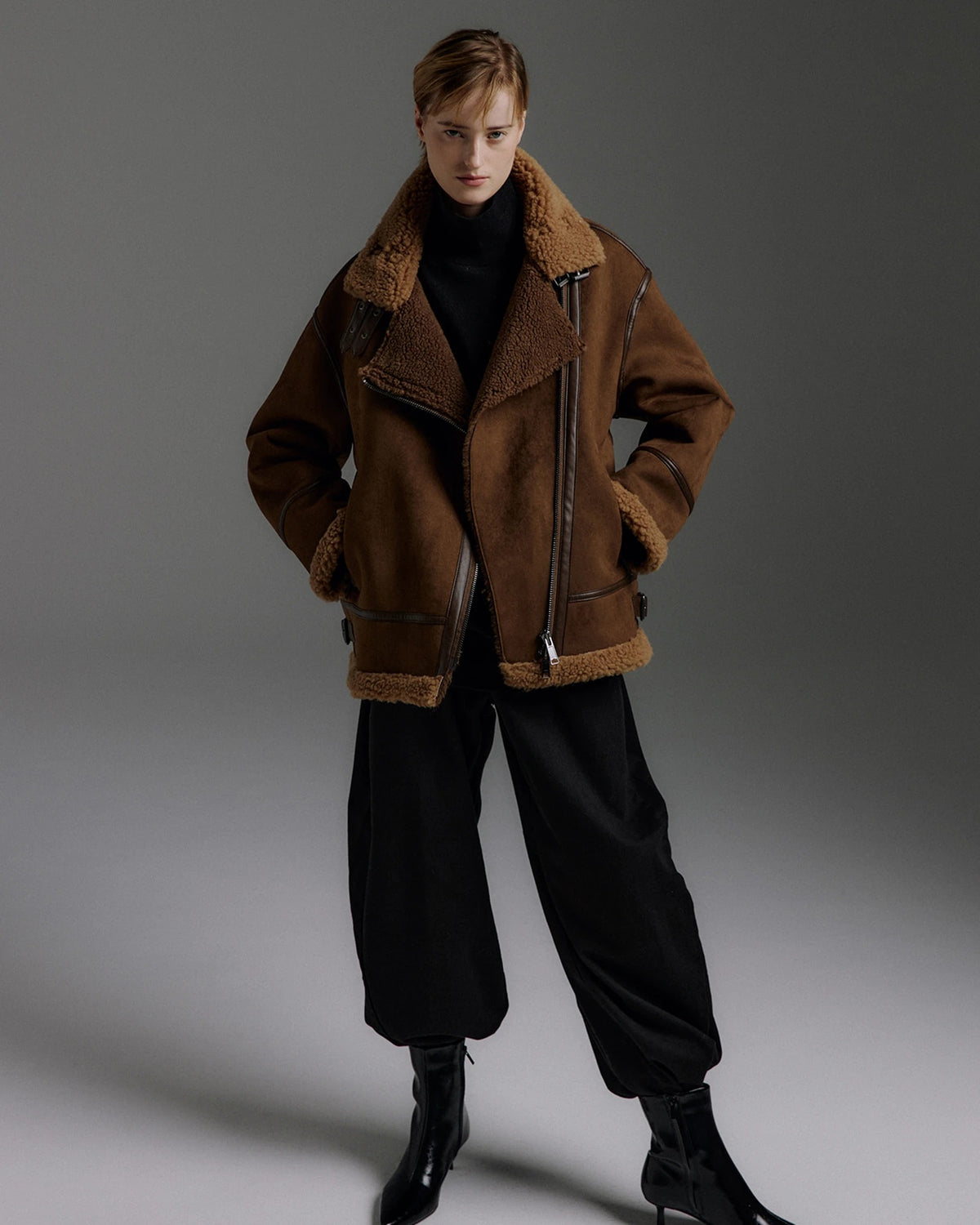 Velin Faux Suede Mustang brown | Bildmaterial bereitgestellt von SHOES.PLEASE.