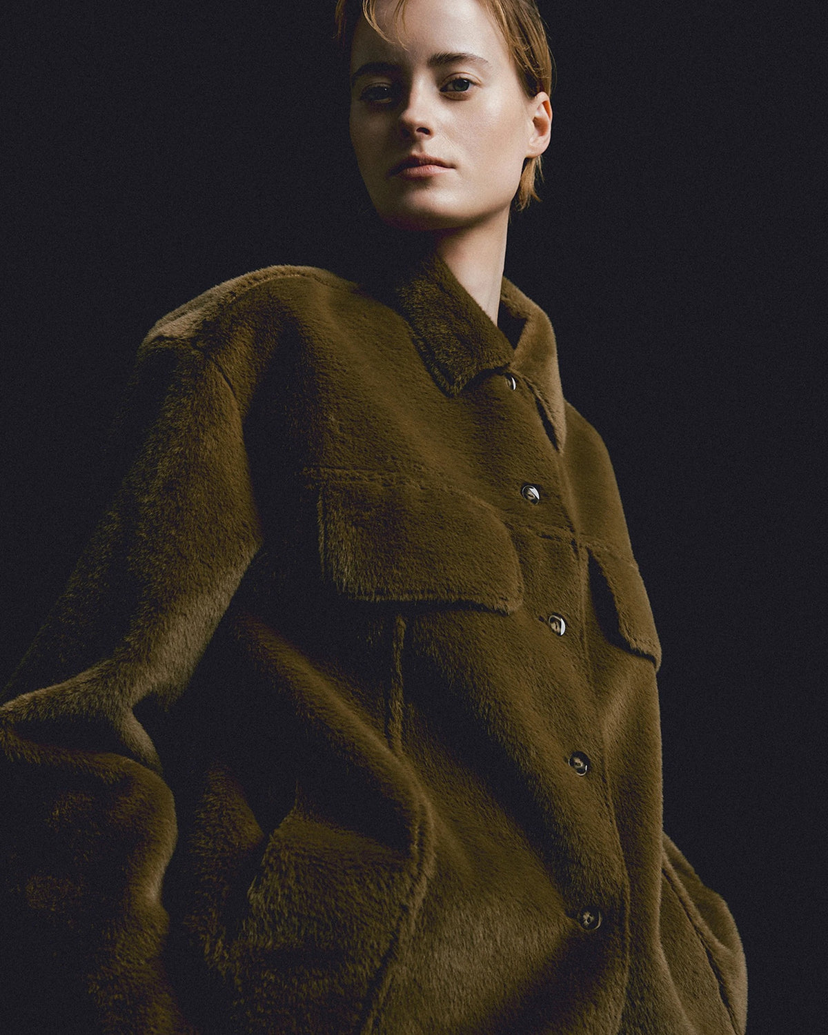 Hush Button Jacket khakigreen | Bildmaterial bereitgestellt von SHOES.PLEASE.