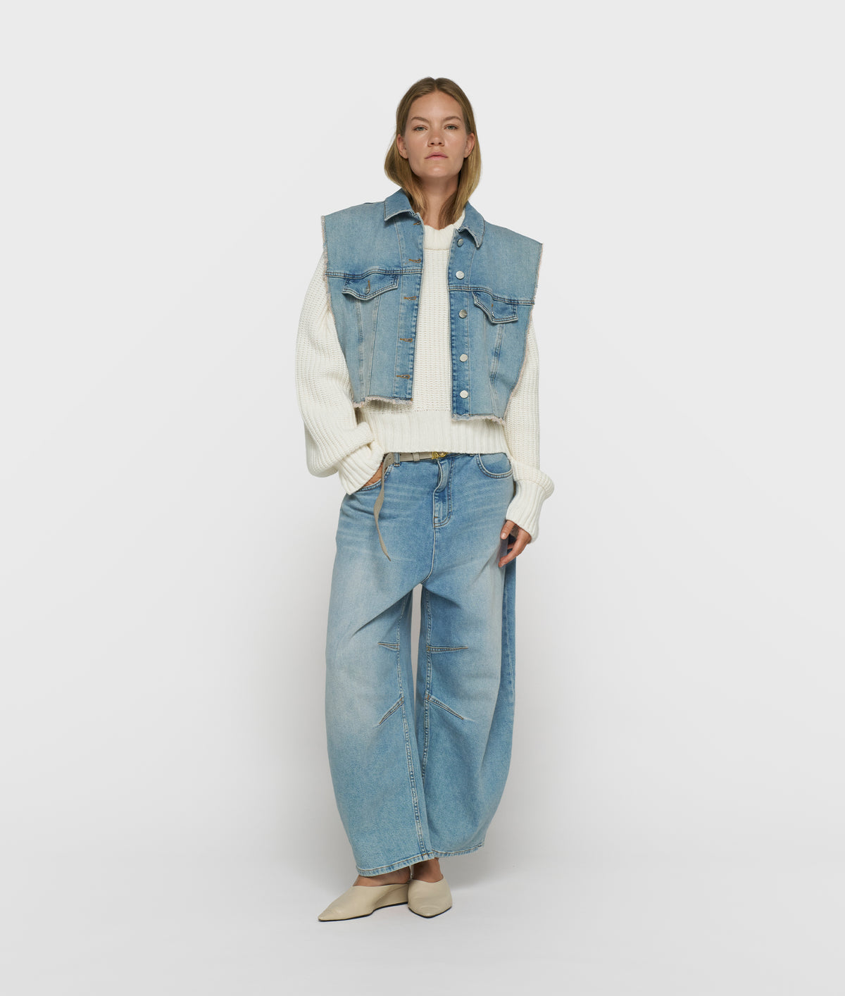 10DAYS Jeansweste Damen cropped blau | Bildmaterial bereitgestellt von SHOES.PLEASE.