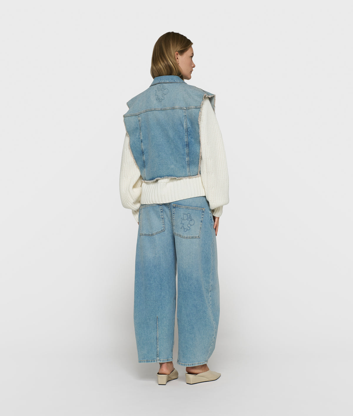 10DAYS Jeansweste Damen cropped blau | Bildmaterial bereitgestellt von SHOES.PLEASE.
