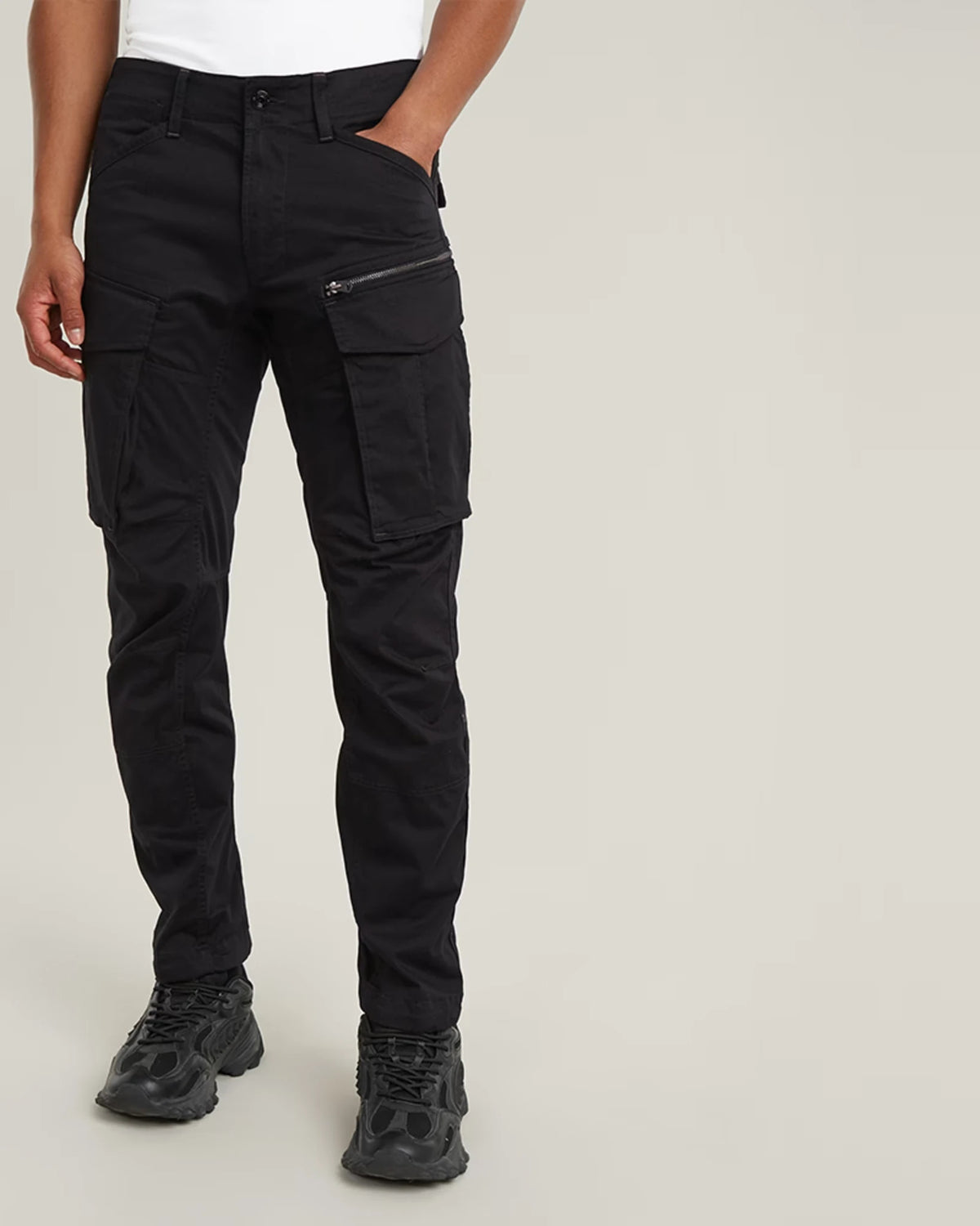 Rovic Zip 3D Tapered Pants dk black | Bildmaterial bereitgestellt von SHOES.PLEASE.