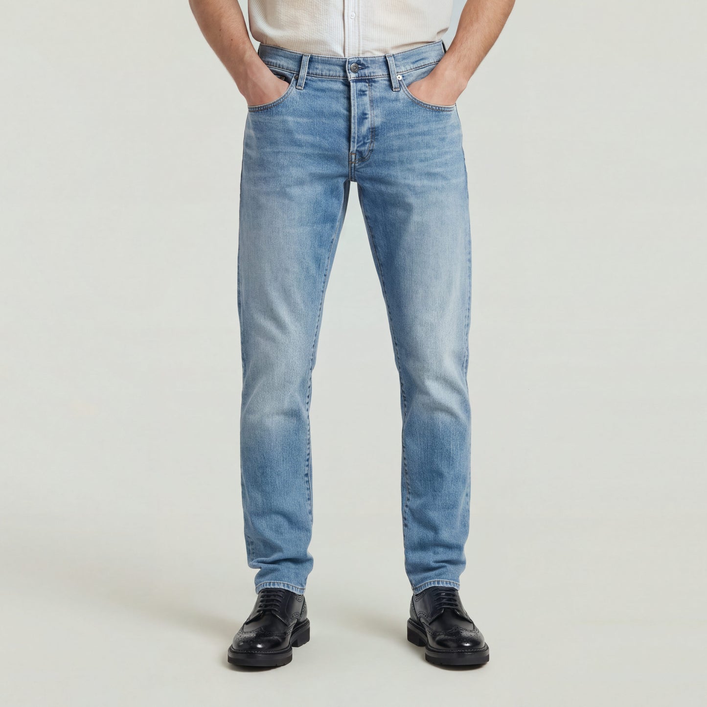3301 Regular Tapered lt indigo aged | Bildmaterial bereitgestellt von SHOES.PLEASE.