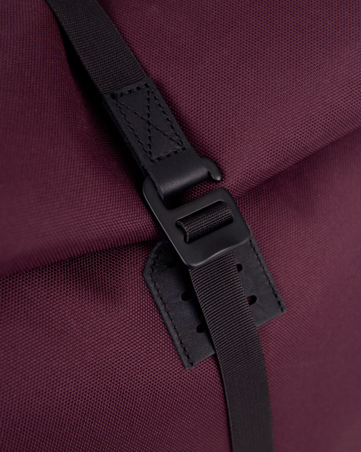 ICON Rolltop Backpack L cabernet | Bildmaterial bereitgestellt von SHOES.PLEASE.
