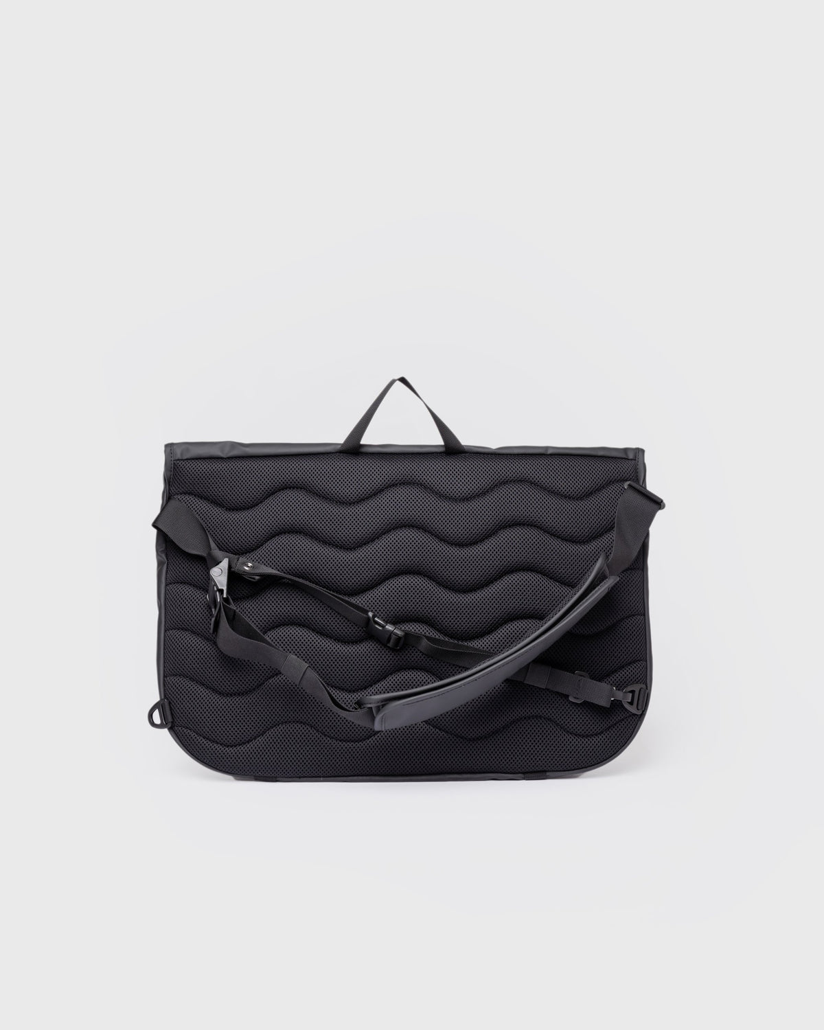 STREAM Messenger black | Bildmaterial bereitgestellt von SHOES.PLEASE.