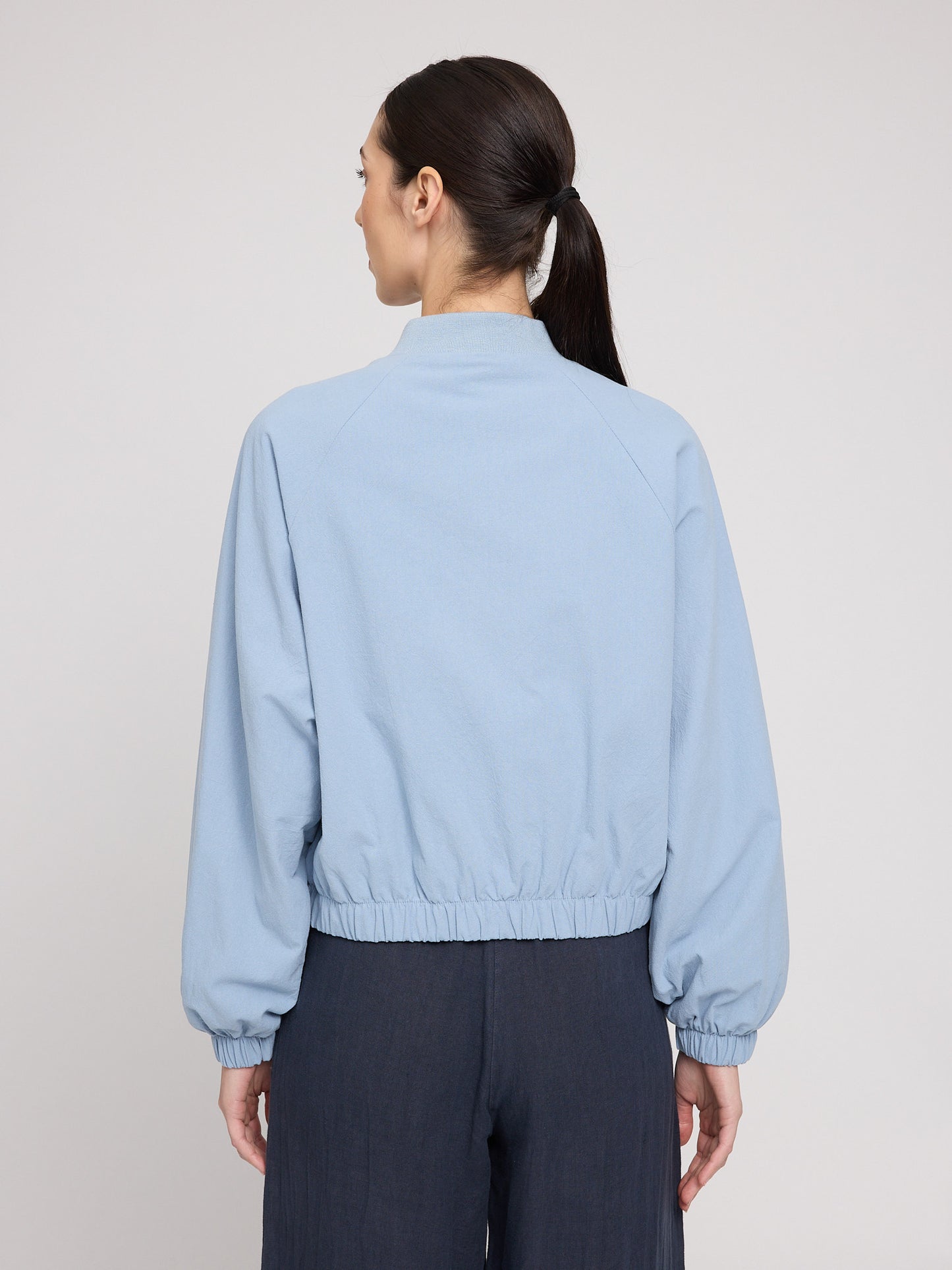 Short Cotton Bomber light blue | Bildmaterial bereitgestellt von SHOES.PLEASE.