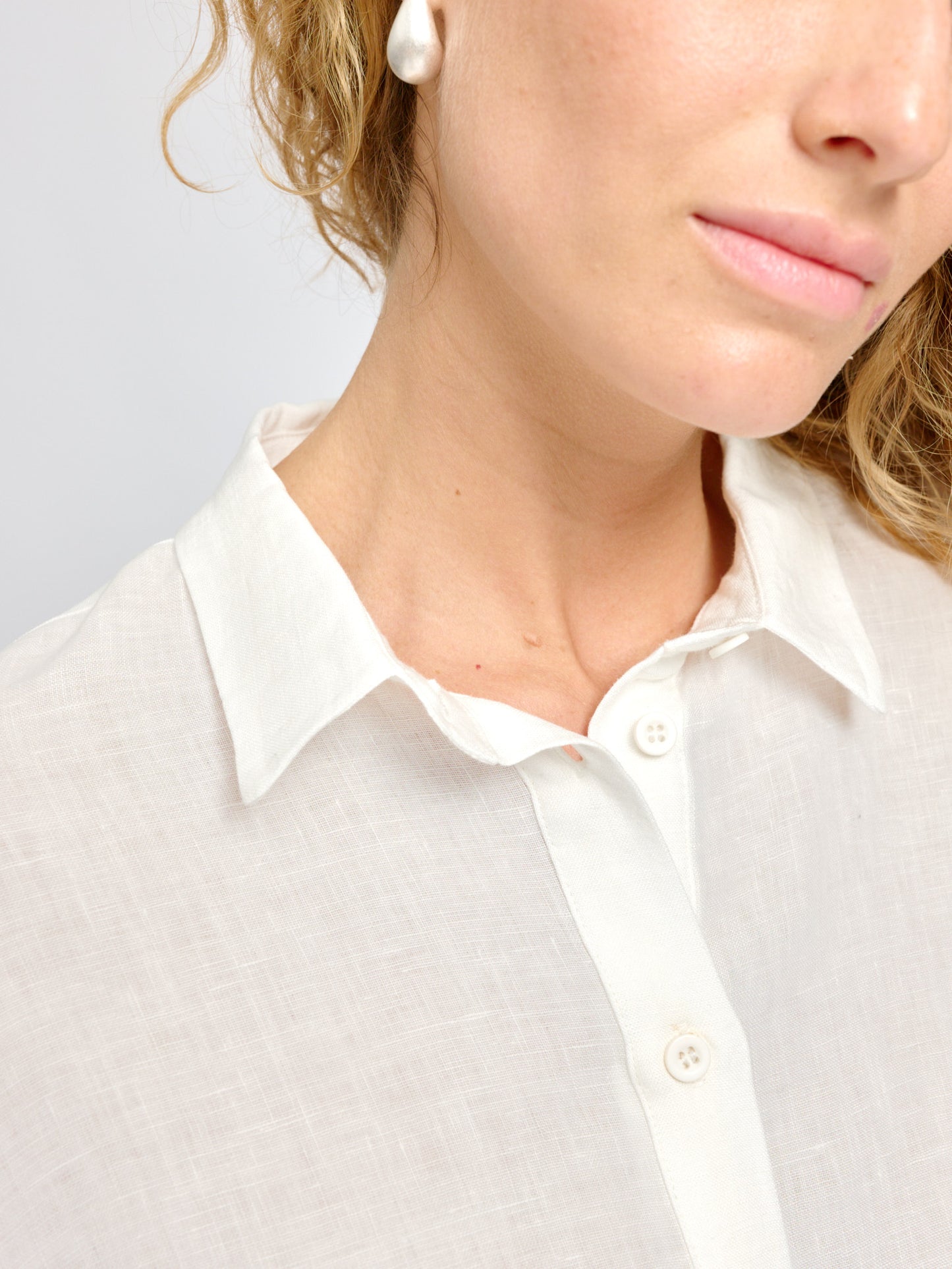 Short Sleeve Linen Shirt bright white | Bildmaterial bereitgestellt von SHOES.PLEASE.